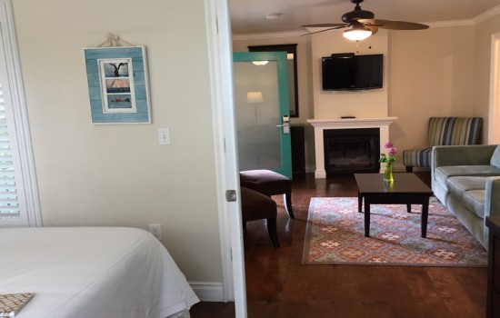 Beach Bungalow Inn & Suites - King Suite